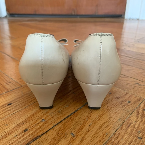 Vintage Salvatore Ferragamo Bowed Shoes - Picture 4 of 4